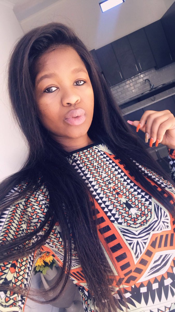hlumela_halom's tweet photo. Get you a nigga who still treats you like the first day he met you 😍👌☺️ https://t.co/3cmCNrZjze