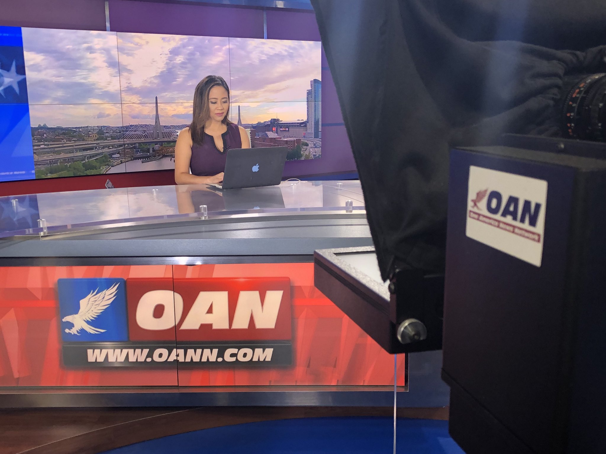 Oan Female News Anchors - zj6wmq9