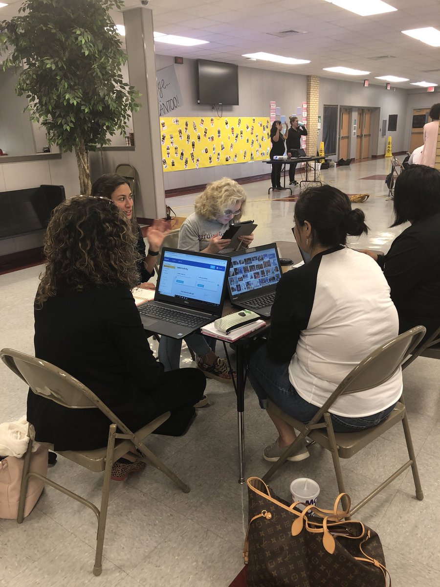 LTavarezECISD's tweet photo. We’re rocking &amp; rolling y’all...@TechECISD #TechyTribe #ECISDSweet16 in full effect!!! Lots of learning and exploring going on this morning - and it’s a Saturday! Another example of why @EctorCountyISD Teachers &amp; Staff ROCK!!! 🏀🎸💻📱🙌🏼 https://t.co/otvT1BzehL