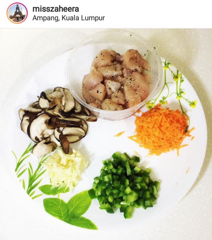 MewahMy's tweet photo. Repost ๐ #misszaheera
Fried Black Rice Noodle ''cara saya'' for dinner!
๐๐ด #healthyfood #eatclean #eatcleanmalaysia #foodgasm
โค #NoAdditivesAdded
๐ #PesticideFree
๐ #GlutenFree
๐ #NonGMO
๐ #NonMSG https://t.co/HlGqUUwEY9