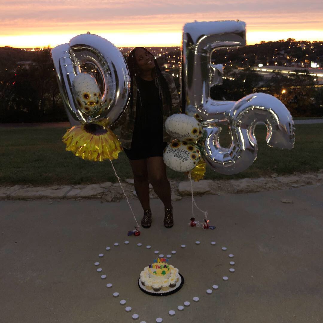 loveeap__'s tweet photo. Last year God called my bestfriend home😔memories are all I have left to hold on to but I am grateful beyond words that God even bless me with that🙏you’ll forever live thru me I promise🤞I love you💛🕊🌻
#RecapOfYesterday😍 #BroughtUrBDayHere🤪🤪
#DESDAY😛🎉
212121‼️ https://t.co/9jUaMcZZQ2
