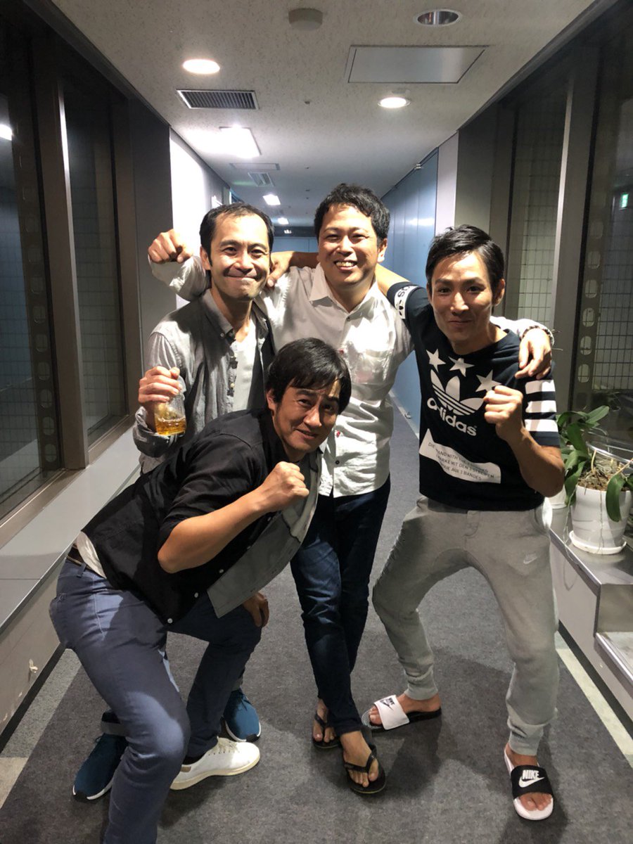 robinfoot_ogu's tweet photo. 【そして、父になる】
昨日、お付き合いしていた女性の誕生日に入籍しました！めでたい！更にこの女性は新しい生命も宿してます！素晴らしい！私、これからは真っ当に生きていきます！皆様！応援よろしくお願いします🙇
キングオブコントありがとうございました✨そういうネタだったんですね(笑) https://t.co/fcMEr6qGMH
