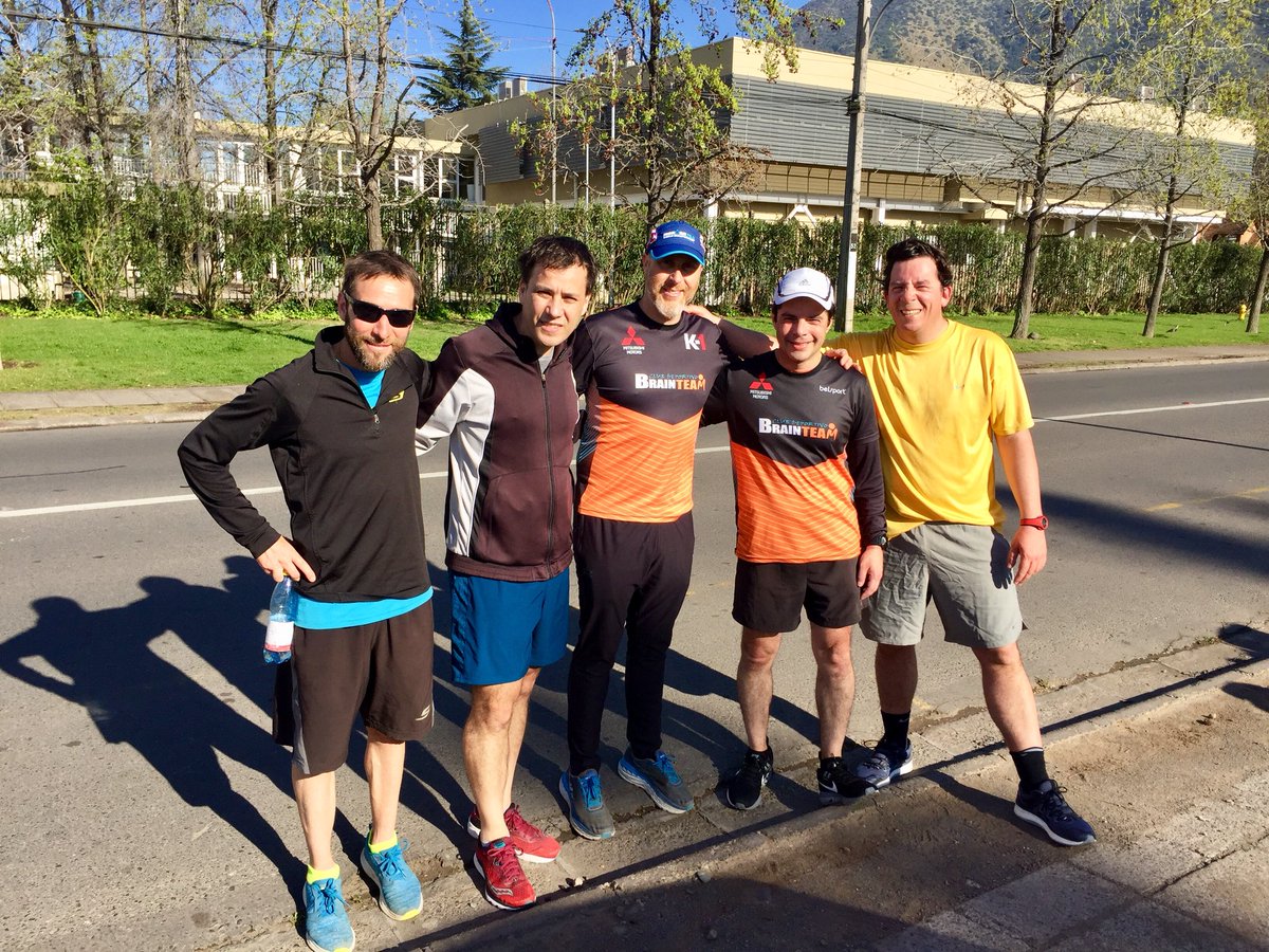 ClubBrainteam's tweet photo. Nuestros coach @matiaspena7462 y @benjaminm.maturana  en el entrenamiento de hoy.    Ya falta poco para @maratonvina #soybt #BT15años
#dejamoshuella
@mitsubishicl
@gatoradechile
@k1chile
@trichile.cl https://t.co/AyTOtP4aLM