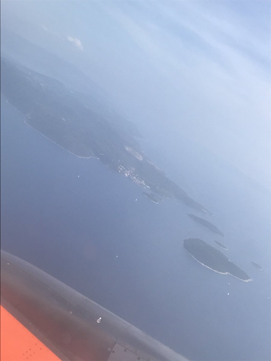 CarolePaton's tweet image. @easyJet #windowseat #easyjetmagazine Croatian islands!