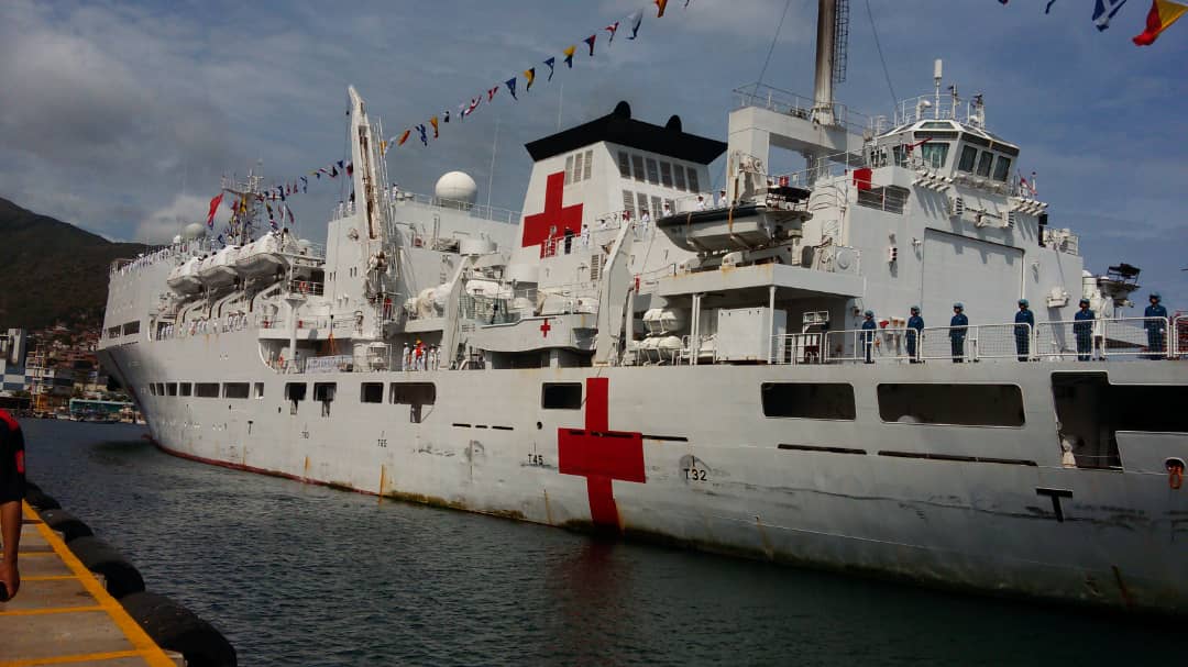 ivssoficial's tweet photo. Arribo del Buque Hospital Arca de la Paz al Muelle 23 del Puerto de la Guaira en el estado Vargas, en alianza perfecta 🇨🇳🇻🇪 en defensa de la soberanía de Venezuela. Reiteramos nuestra firmeza llena de dignidad y coraje en defensa de la patria.#BuquesDePaz @NicolasMaduro https://t.co/kK9JxRvg69