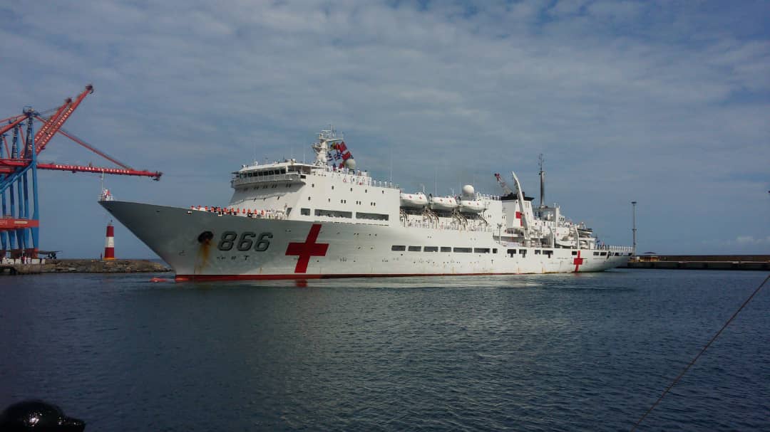 ivssoficial's tweet photo. Arribo del Buque Hospital Arca de la Paz al Muelle 23 del Puerto de la Guaira en el estado Vargas, en alianza perfecta 🇨🇳🇻🇪 en defensa de la soberanía de Venezuela. Reiteramos nuestra firmeza llena de dignidad y coraje en defensa de la patria.#BuquesDePaz @NicolasMaduro https://t.co/kK9JxRvg69