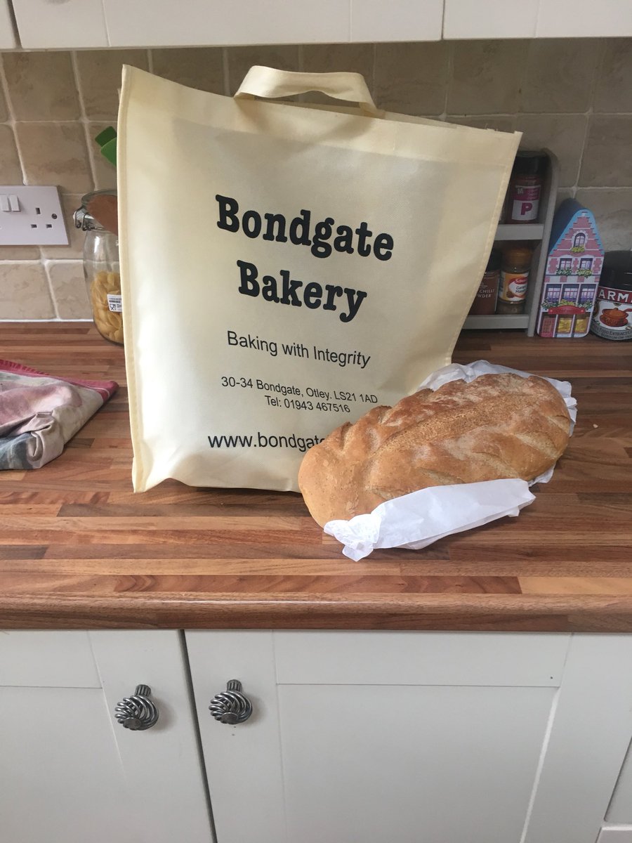 beckyvicks's tweet photo. Was so lovely to pop into my old work today @BondgateBakery and say hello to some old faces! So excited to stuff my face once again with their amazing rye ππ₯§ #shoplocal #breadisbest https://t.co/zoNNocLKGV