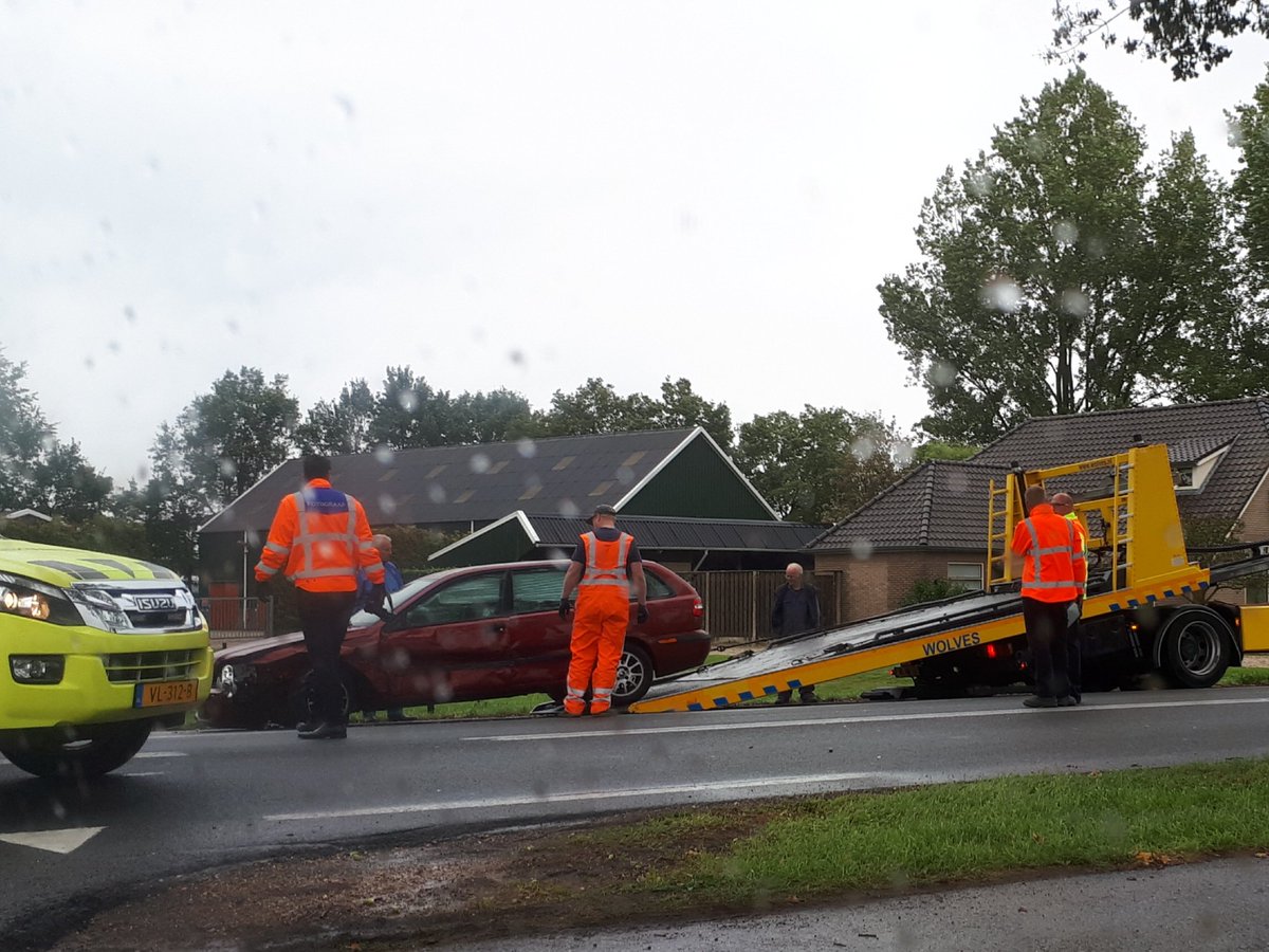 joshua_josprijs's tweet photo. #Ongevalletsel Zutphenseweg #Klarenbeek #Voorst .
2 auto's frontaal op elkaar. https://t.co/zhCDw0oPcE