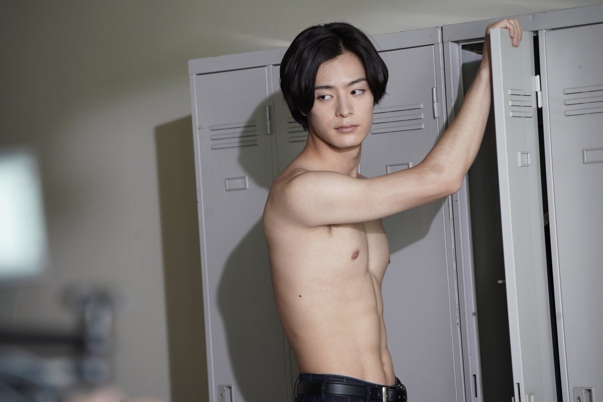5transition's tweet photo. #TRANSITION メンバーが映画に出演🎬
公開に先駆け、注目の場面チラ見せ！

祐也ファンの皆さん必見💜
鼻血ものセクシーショットをお届け😳

この後、一体何が…？！

全貌は9/24夜11時から▽
https://t.co/bxEGaUODsn

#星屑リベンジャーズ 
#塩野瑛久 https://t.co/OFFvqszpkk