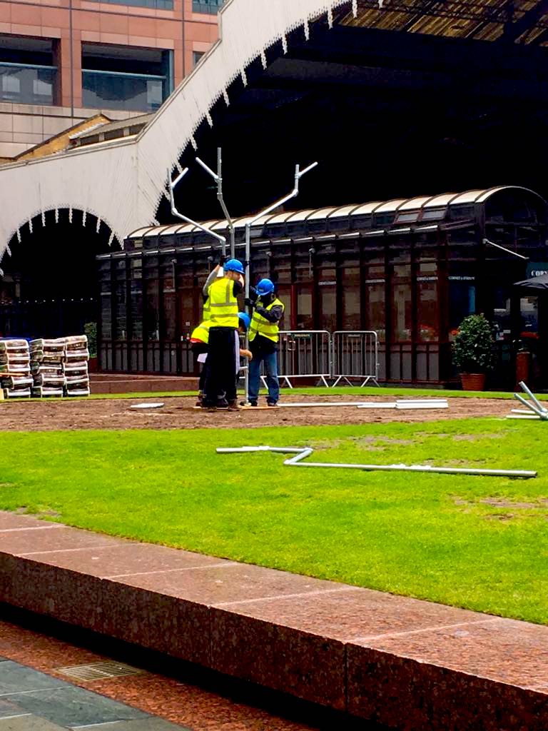 theldncentre's tweet photo. Our young people have achieved a huge amount helping @scale_rule’s volunteer team construct the pop-up that they designed exclusively for Exchange Square @broadgateLondon #BroadgateDESIGN #generationpopup https://t.co/DjJVOYgncR