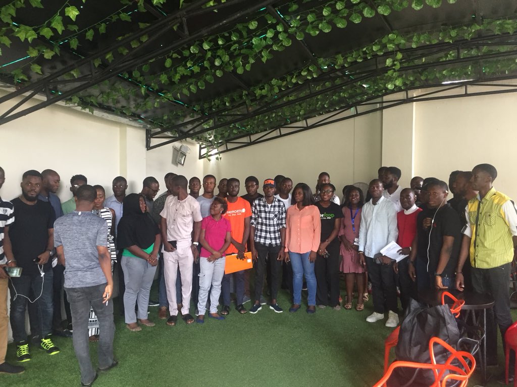 komesideso's tweet photo. And it’s a wrap here! We came, we learnt, we got Figmarized! @figma_africa x @forLoopAbuja #designingfordevelopers #FigmaAfricaNG #forLoopAbuja #FigmaCommunityNG #FigmaAfrica https://t.co/HLYQgqRBWd