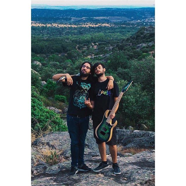 uwl_band's tweet photo. The boys are back in.......town? 💃
.
.
.
.
#ChapterHate #ChapterHateBand #CH #Brothers #Back #Playthrough #GuitarPlaythrough #BassPlaythrough #Guitar #Bass #GuitarPorn #BassPorn #GuitarLove #BassLove #Guitarist #Bassist #ElectricGuitar #GuitarPlayer … https://t.co/6Uz5UcMPej https://t.co/OyvCf7K3r6