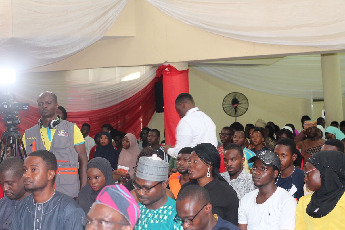 enviupdatelasg's tweet photo. HE @AkinwunmiAmbode represented by The Special Adviser to the Governor on Education, @felabankolemoh spoke on; "Preparedness For Leadership: A Prerequisite for the Nigerian Youth. #LLC6 #YouthfulandUseful https://t.co/iwRPQPG2Er
