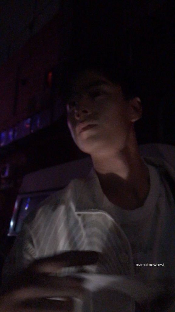 mamaknowbest's tweet photo. 22.09.18 下班啦~
มุมช้อนขนาดนี้ รู้เลยคนถ่ายเตี้ยขนาดไหน 😂
#HuYiTian #YouthShouldBeEarly https://t.co/LxlPPs5doi