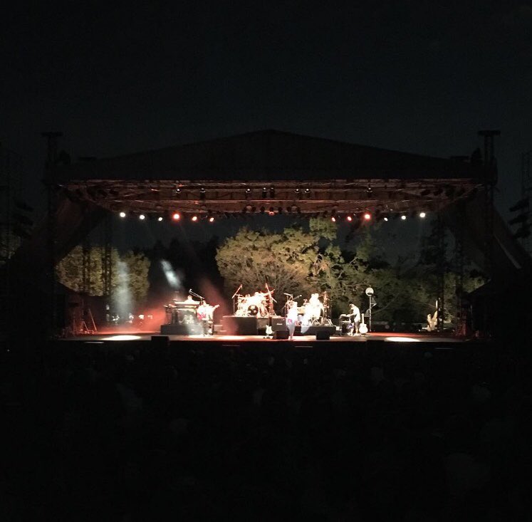 日本百景濃縮ライブ in 百舌鳥古墳群
仁徳天皇陵を背に120min限定Live 
百戦錬磨、どんな場所でもその空気感をしっかりものにしてやり切ります
special guest サラオレインとのコラボも絶品でした✨
おつかれさまでした！