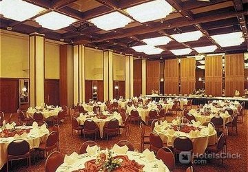 KeRelated's tweet photo. Are you looking for something exquisite for your stay@Laicoregency Nairobi is exact!From an indoor casino to a shopping mall this is Heaven away from home.Experience the presidential suite for only 4,050$ per https://t.co/EiWDt8BIhV via;contact@laicohotels.com
Or call-0202211199 https://t.co/GJZ9gtoB2s