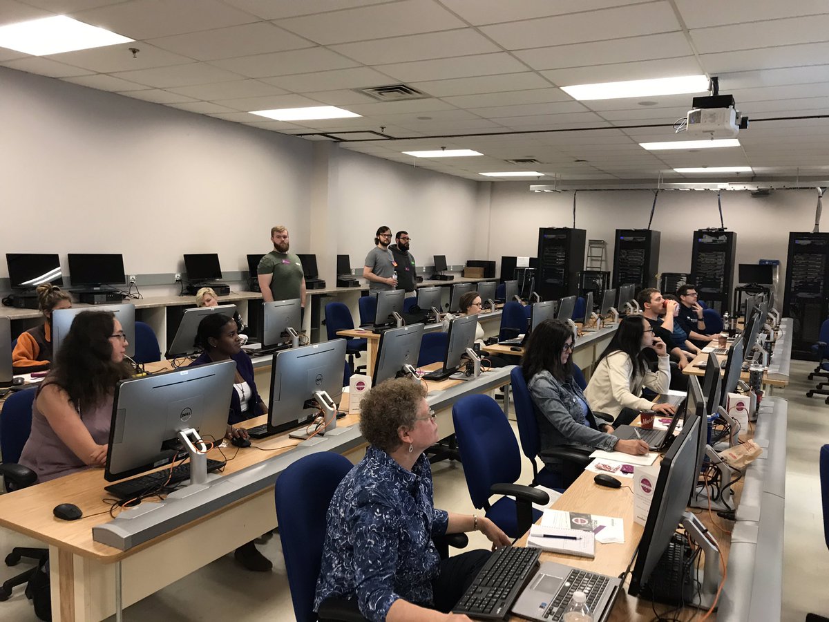 star_gazer72's tweet photo. National Code Day learning to write browser extension with JavaScript thanks to #Accenture and #Telus. Many thanks to #Georgiancollege and all the awesome mentors #llcCodeDay https://t.co/qZ5wZXhaDh