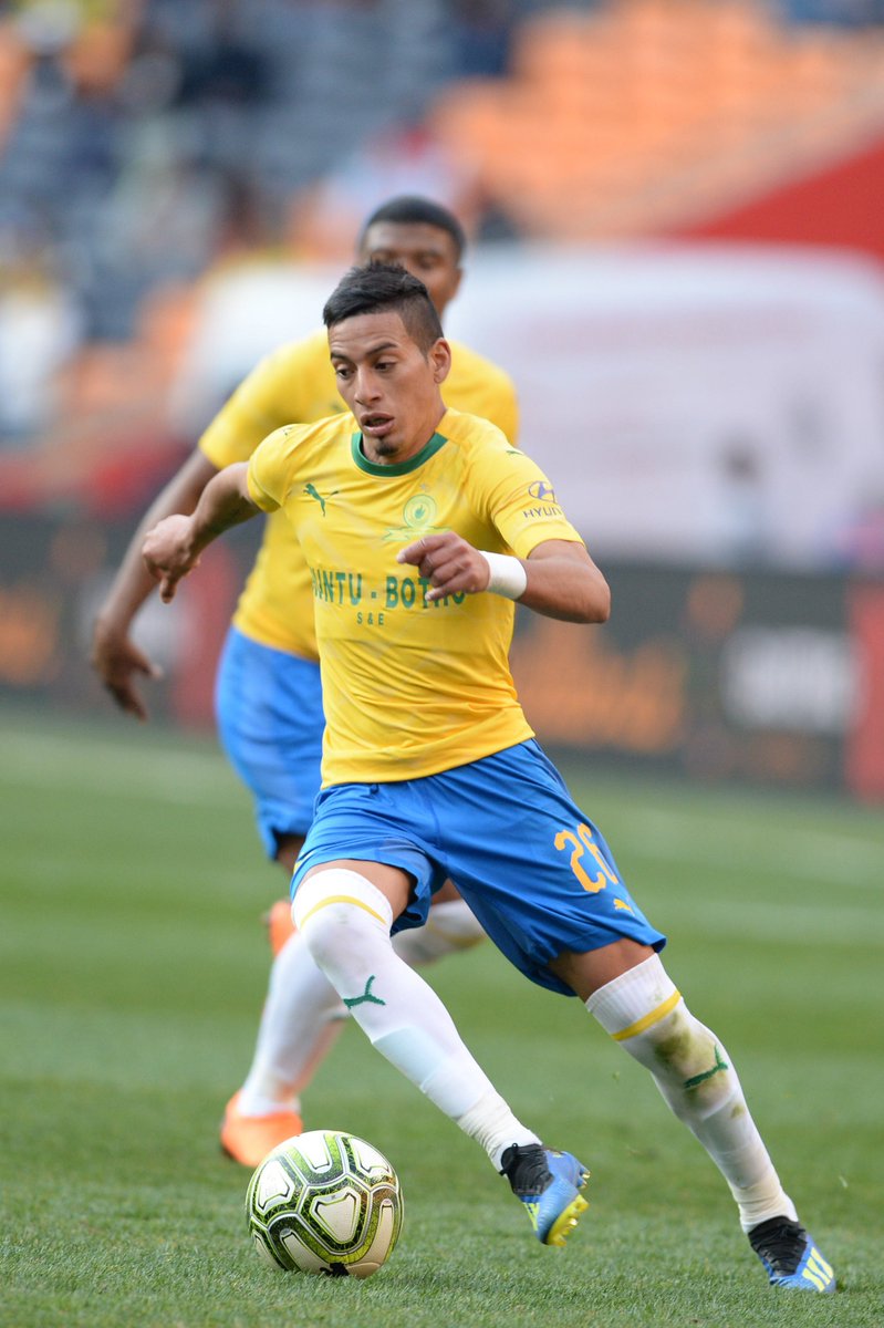 DiskiBattles's tweet photo. If you had to SELECT ONLY ONE?🤔🇿🇦           

RETWEET - Vincent Pule
LIKE - Gaston Sirino

#AbsaPrem #ChooseDay #OrlandoPirates #Sundowns #Foreign #WozaNazo #DownsLive  #RIPFreeTwitter #SkyIsTheLimit #OnceAlways https://t.co/kgtb9TFe0P