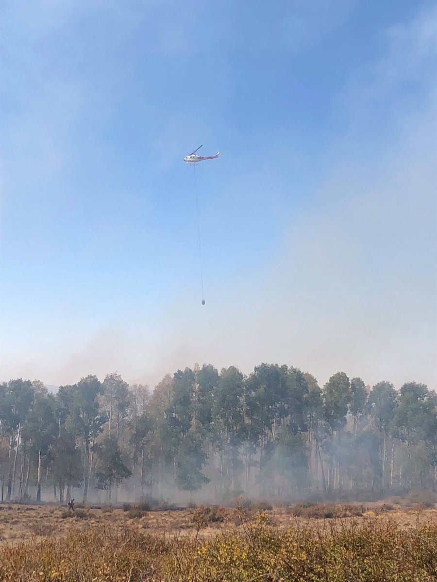 GMUG_NF's tweet photo. #ThankYou to our surrounding communities for hanging in with us during this #Fire season! We appreciate you more than you know! Pics from #BullDrawFire 9/21. #Thankful #standingtogether https://t.co/IBcs9Jwcp3