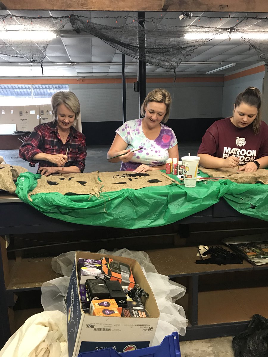 LRProjectGrad19 tweet media