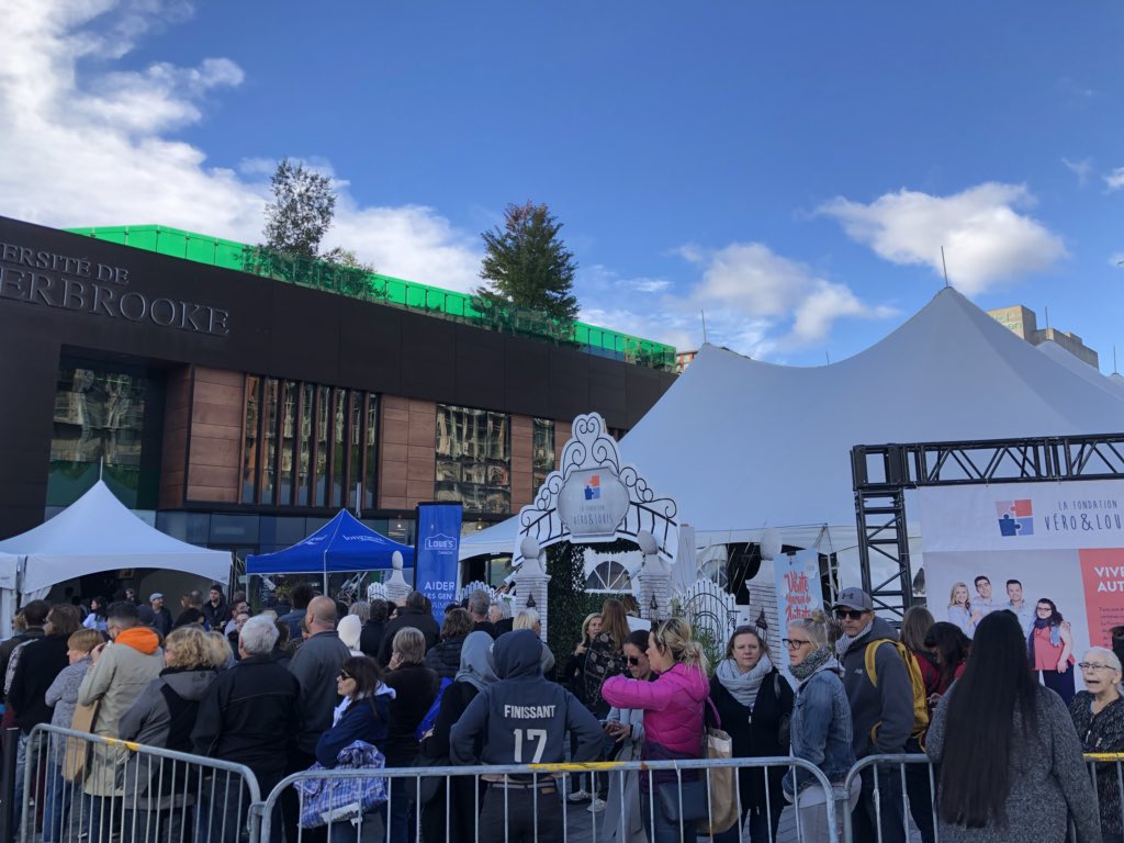 SenikEvenements's tweet photo. Et c’est parti la Vente de garage de la #fondationverolouis ! On est très content d’être ici pour la troisième année de suite 😊 https://t.co/ZU3o43FNdV