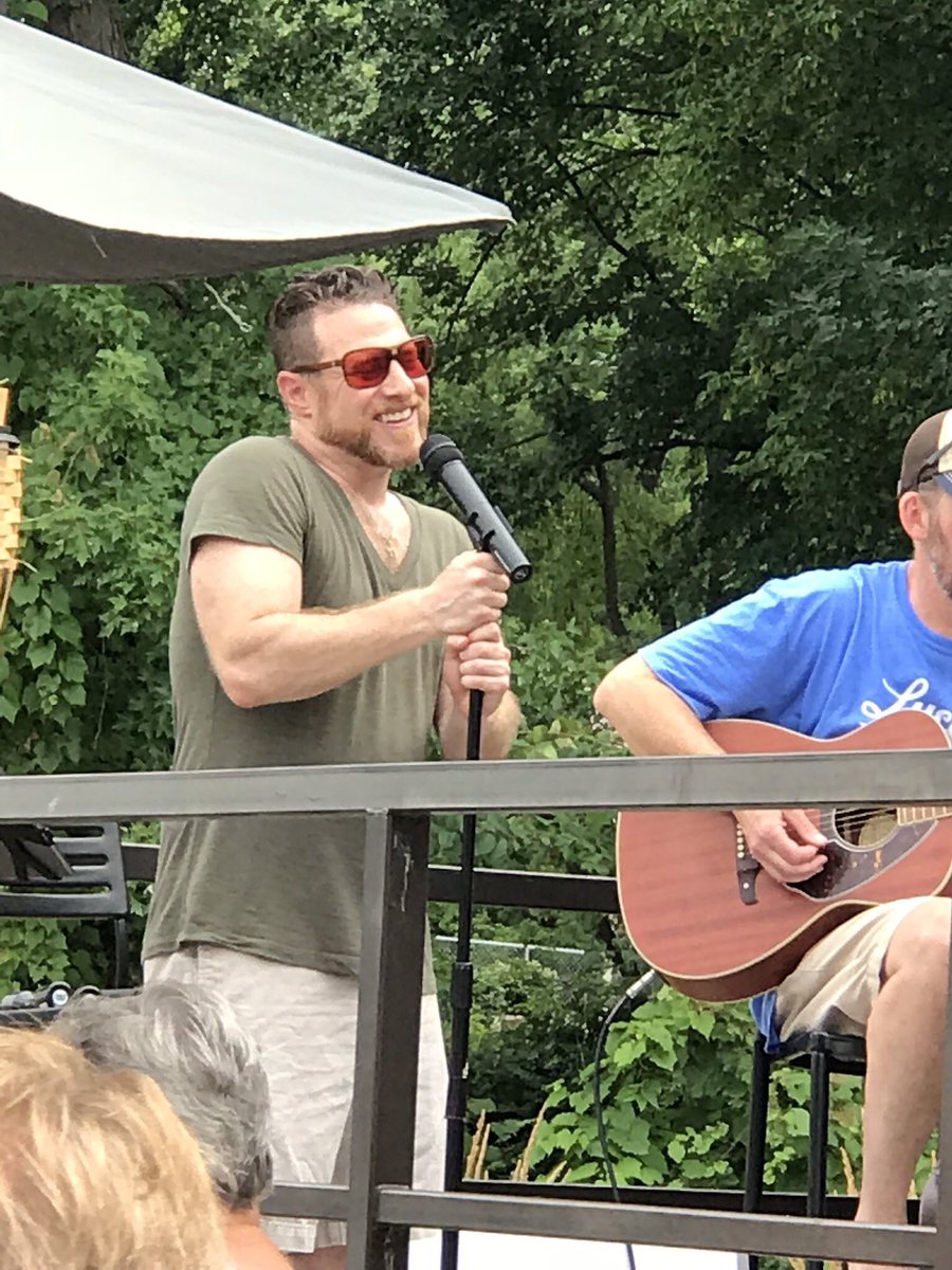 matt_lippy's tweet photo. Come on out to the
🍇Grape Stomp Festival🍇
@DDragonflyWine TODAY (9/22/18)!!
Our acoustic duo @ina_zoo will play all the best, acoustic Rock’n’Soul, from 4-7pm. 🎤🎸🍷🍷
It’s always beautiful and wild fun when we collaborate with DDFW!
#MonkeysInAZoo🐒🐒🎶
#GrapeStomp2018 https://t.co/uvBfv3SYdB