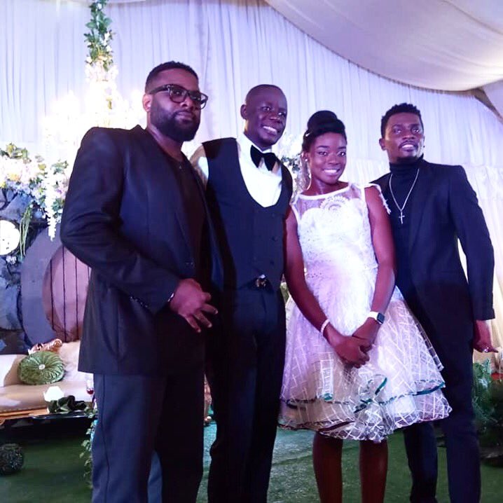 Shifikovie's tweet photo. Wedding vibes!!! #family Photo credits to @bankoleadediran 😎👍🏿🙏🏾💪🏾 https://t.co/pwgkQzF1v3
