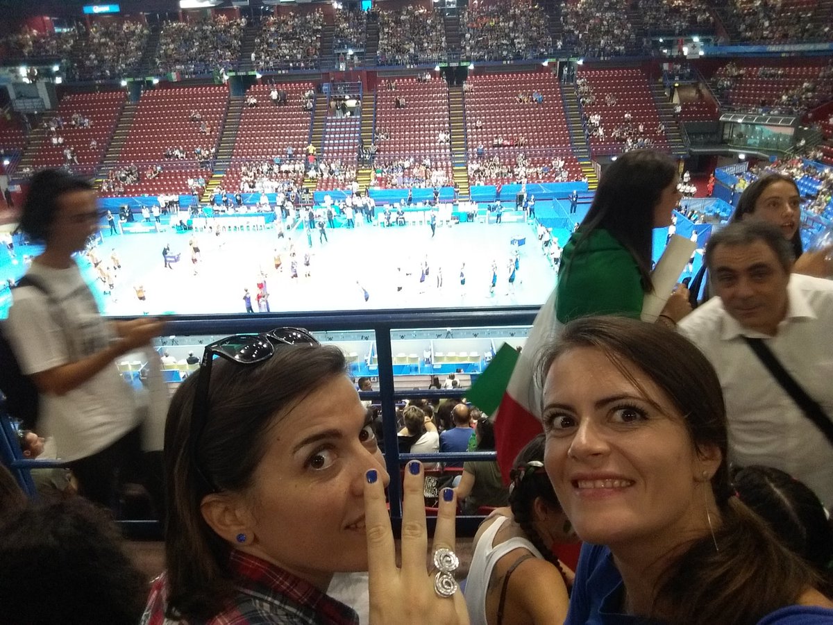 crybucci's tweet photo. #VolleyMondiali18 #volleymondiali2018 #VolleyballWchs #Milano #forza  #azzurri https://t.co/OUd42PFYU2
