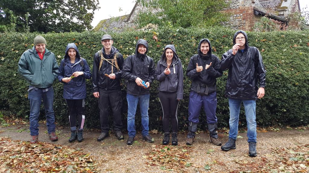 StockbridgeY's tweet photo. A little wet and soggy after a small detour off route but they are out on the next stage heading for Stockbridge. 14 miles down 8 to go!! Over half way for today well done guys!! #Memorywalk @alzheimerssoc @NFYFC #YFC #yfcdoitbest #HAMPSHIRE #Stockbridge #Trueyfc https://t.co/Mcc7i8H01M