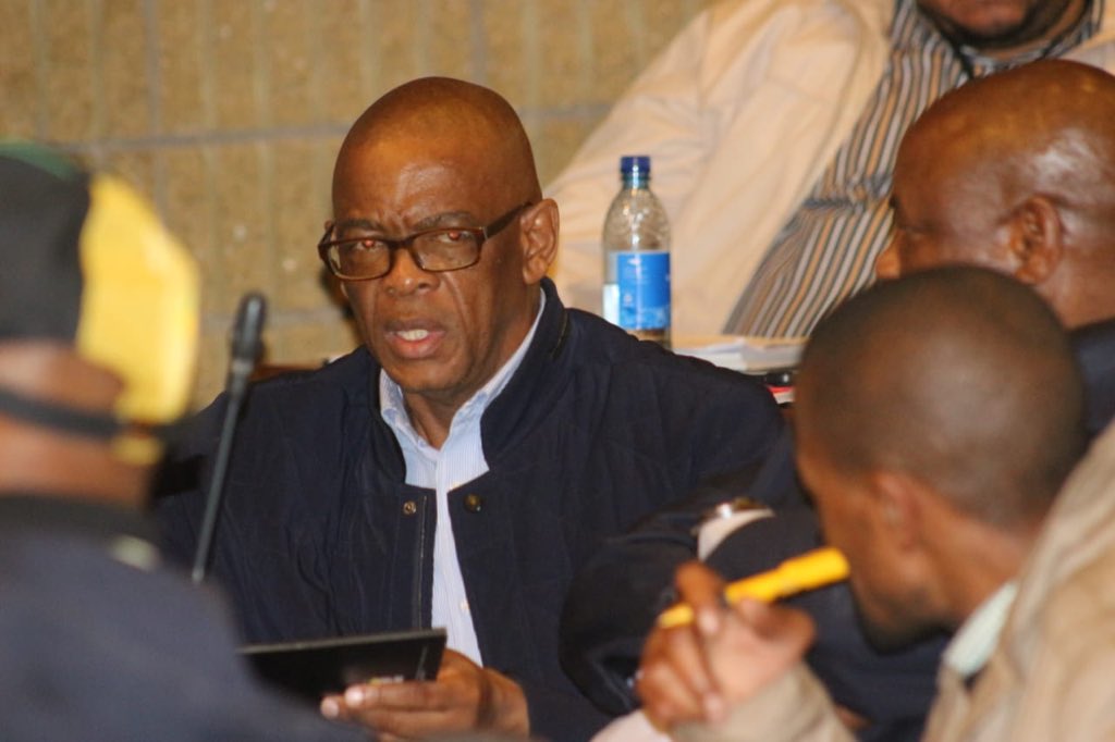 Ace Sekgobelo Elias Magashule tweet media