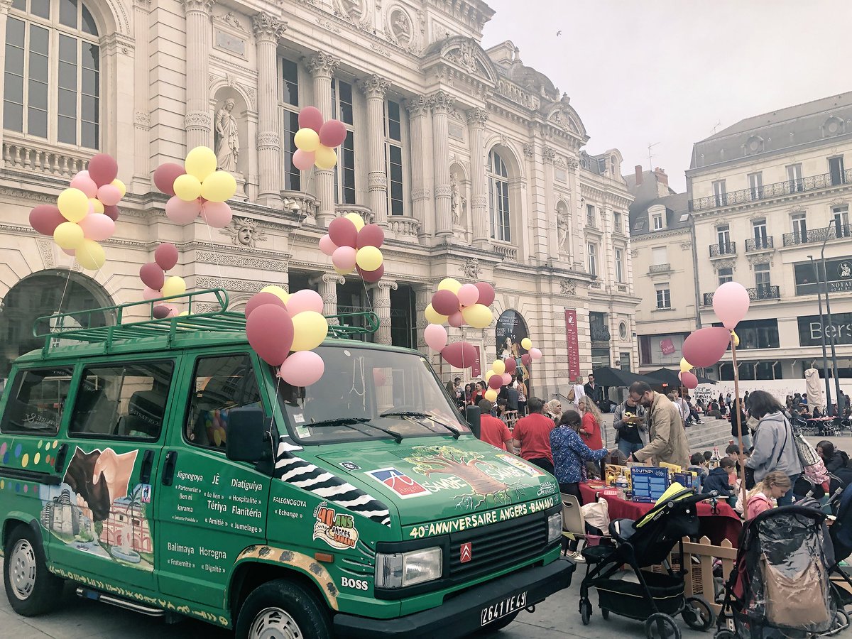 CarolineFel's tweet photo. À ne pas manquer jusqu’à ce soir @Angers : la #Fête du jeu => en famille, entre amis, pour le bonheur des petits et des grands 😄🌟 Place du Ralliement et salons Curnonsky. https://t.co/98uJC4pKcU