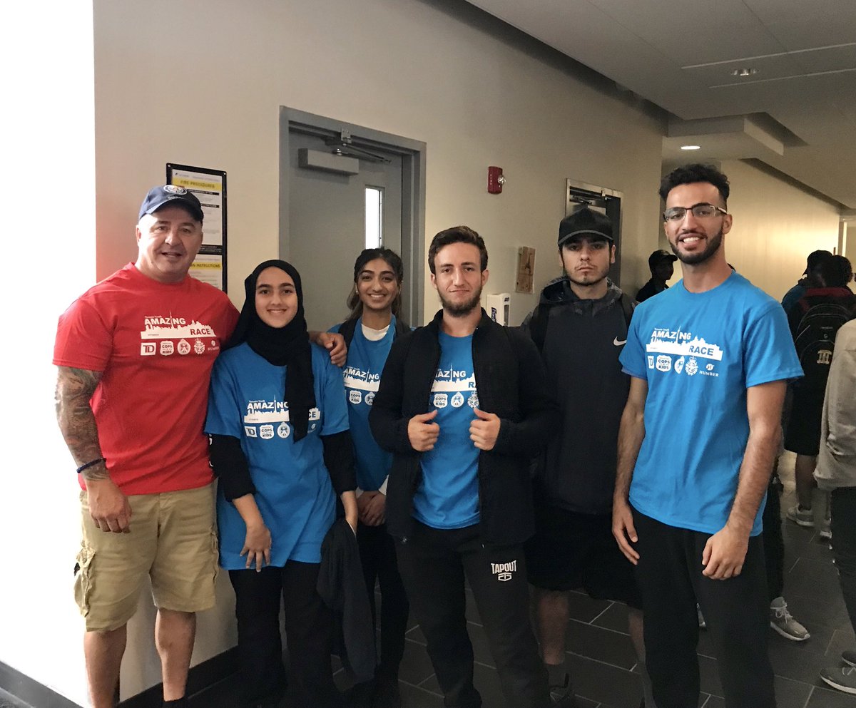 Hockey8989's tweet photo. #AmazingRace with over 100 students from across the GTA   PLEASE RETWEET &amp; LIKE to help up win a contest.   #TYAR18 #Flying @TPSwiftD @TorontoPolice @TPS14Div https://t.co/w64nGWQeHj