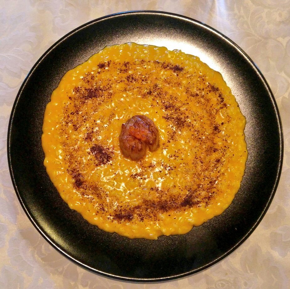 LaConsiglieria's tweet photo. .@mokologue -
#Tra #risotto #carota e #capasanta, #tiramisu di #merluzzo #frisella #pomodorisecchi , #pannacotta #liquirizia #limone #rosmarino si son fatte le 17 #ciao @davidebotta @guideMichelinFR @jreitalia a presto #IsolaDellaScala #Verona
@anboemo @DiscoverVerona https://t.co/LeXG3mBOVa