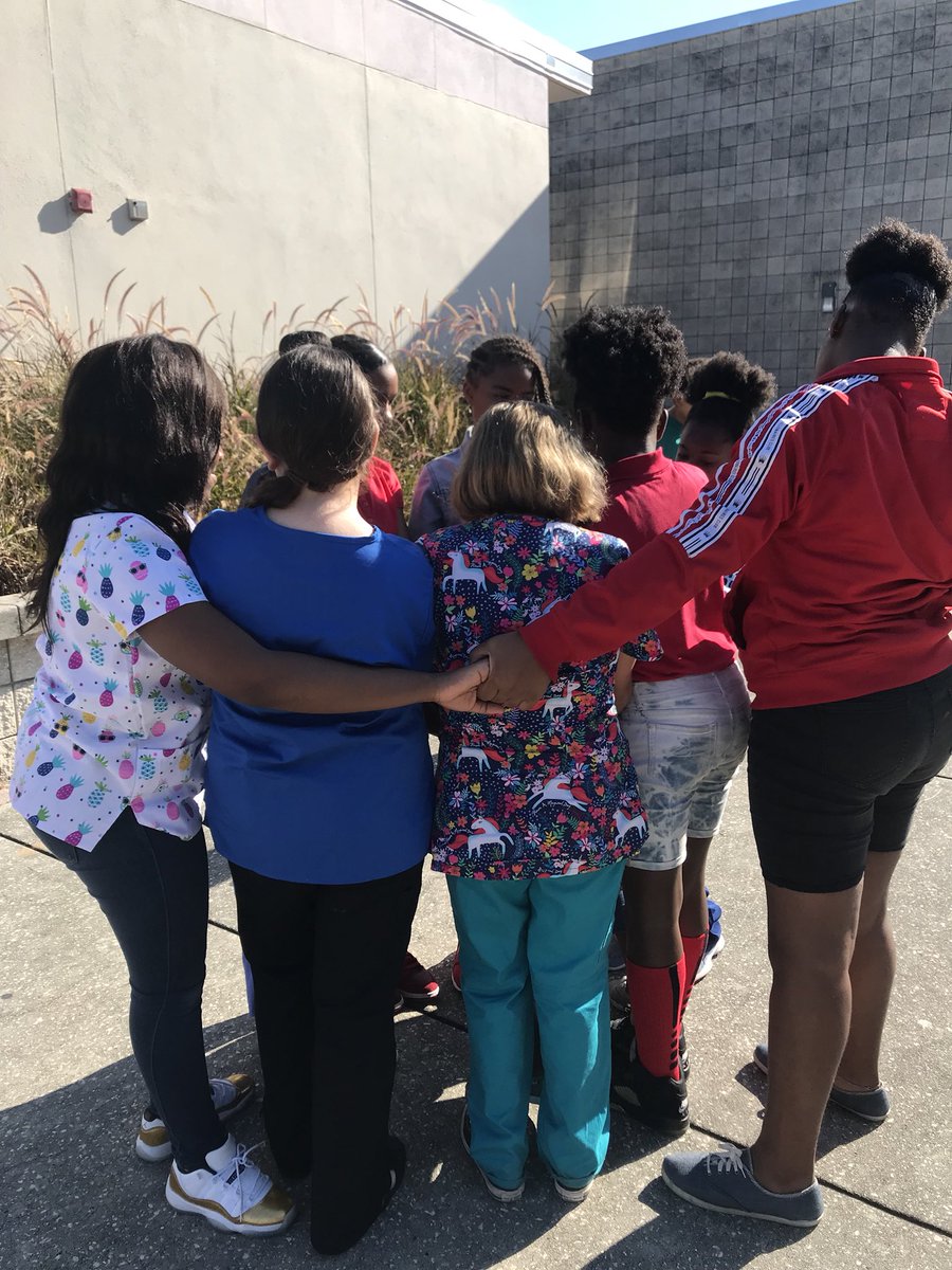 AvidSligh's tweet photo. Teamwork makes the dream work. 6th graders getting a feel for what AVID is all about. Human knot. Girls working together to get themselves out of a knot. Way to go girls! https://t.co/LkrBxcQf19