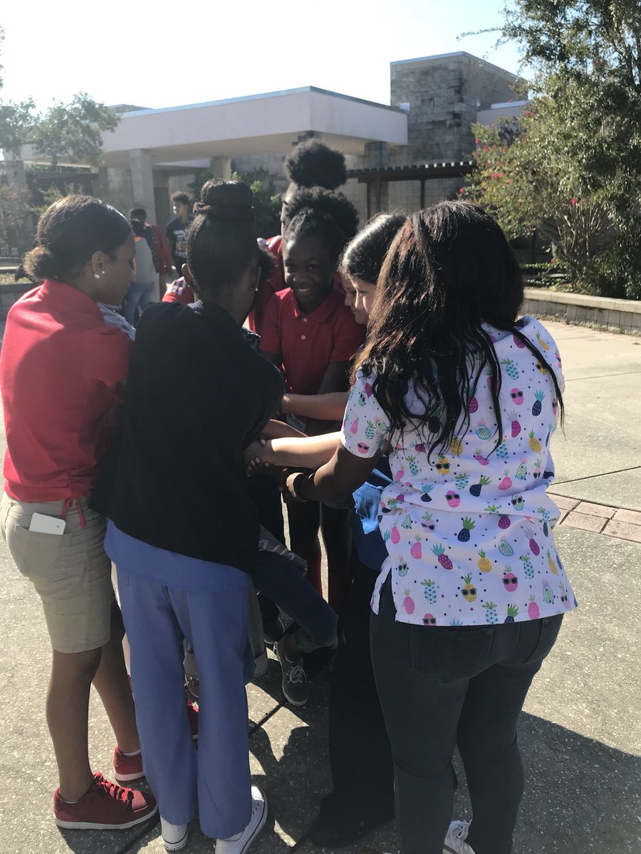 AvidSligh's tweet photo. Teamwork makes the dream work. 6th graders getting a feel for what AVID is all about. Human knot. Girls working together to get themselves out of a knot. Way to go girls! https://t.co/LkrBxcQf19