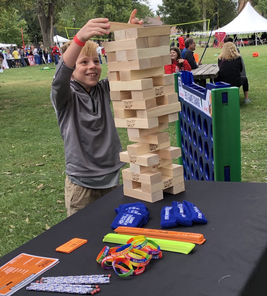 IUIndyUWay's tweet photo. Having a great time at the @IUPUIRegatta with Caitlin from @uwci promoting the @IupuiUway campaign. #yougottaregatta #gamechangers #readup https://t.co/YoxJiQDeOs