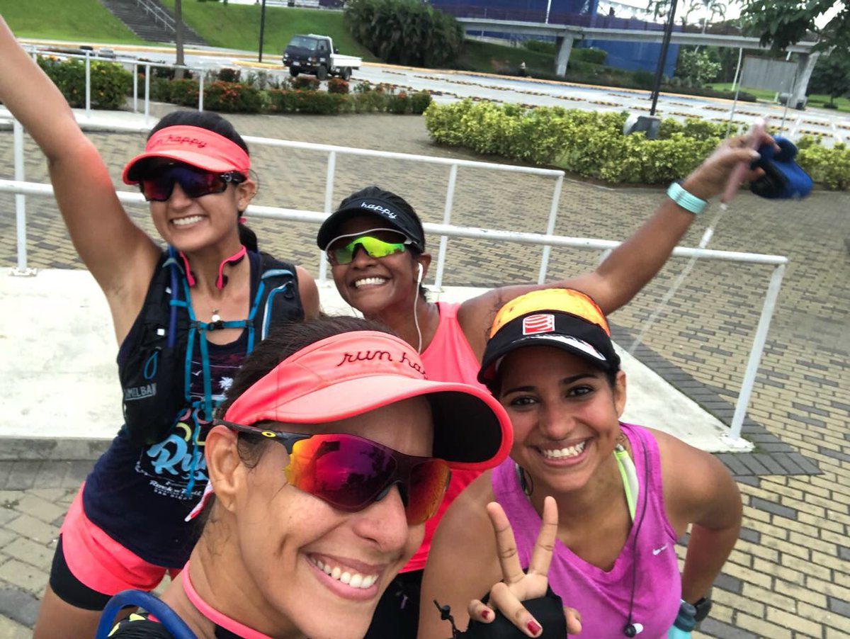 michellerojasv's tweet photo. Quien corrió 18k hoy? #mesientoatleta #roadtoGamboa #runningspam #twitrandom #runner #Happy42 #categoriaMaster https://t.co/fospxaiIxa