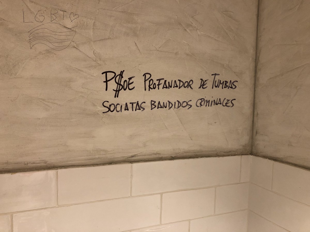 DuarteRodrguez's tweet photo. @VidaModernaOML La vida moderna son quedadas fascistas en el Starbucks. https://t.co/e2EsSIm0yD