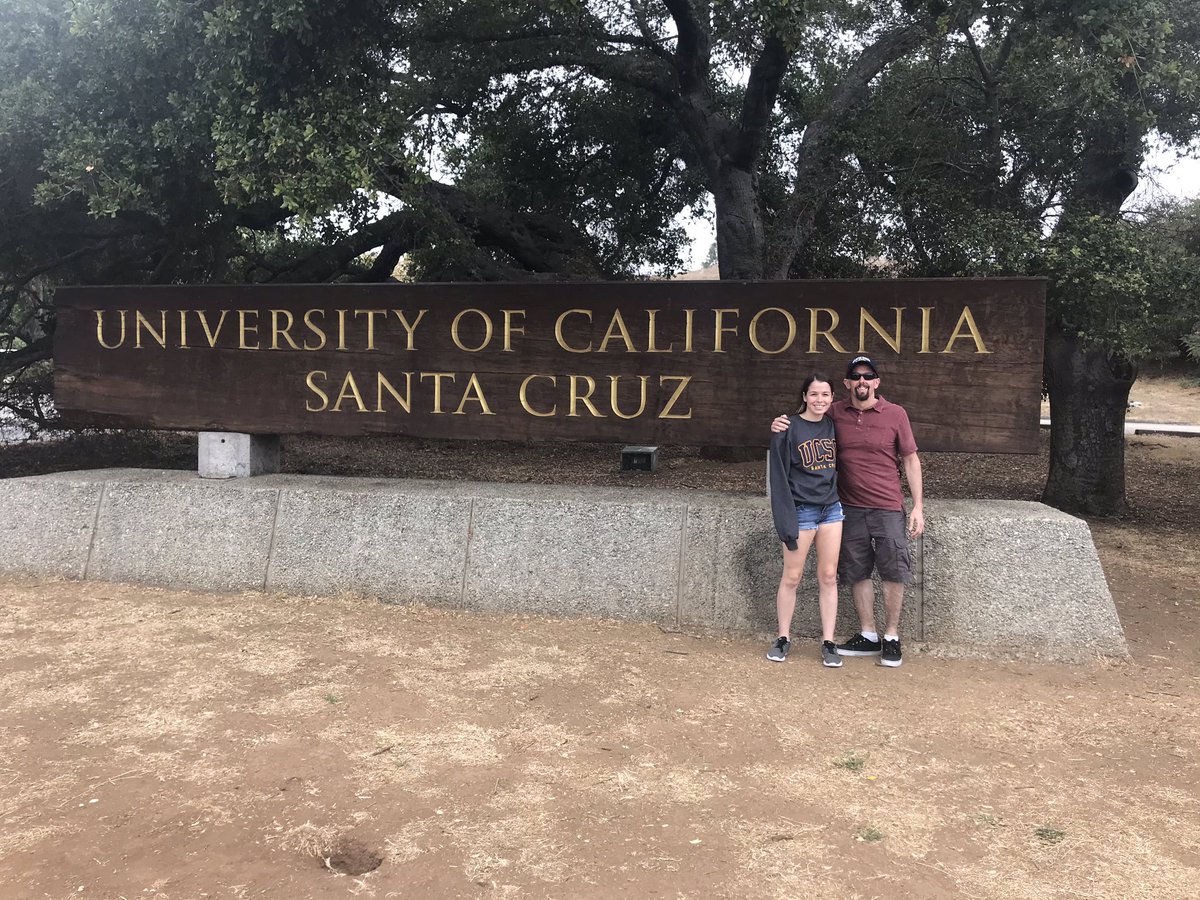 KinderTeacher14's tweet photo. More pictures from move in day. @ucsc @ucscmerrillcollege #michala #broadway https://t.co/2f0Wqk4WyE