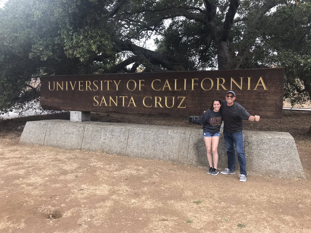 KinderTeacher14's tweet photo. More pictures from move in day. @ucsc @ucscmerrillcollege #michala #broadway https://t.co/2f0Wqk4WyE