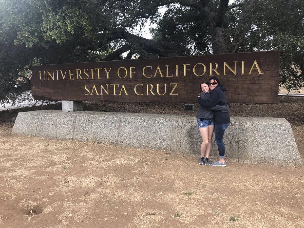 KinderTeacher14's tweet photo. More pictures from move in day. @ucsc @ucscmerrillcollege #michala #broadway https://t.co/2f0Wqk4WyE