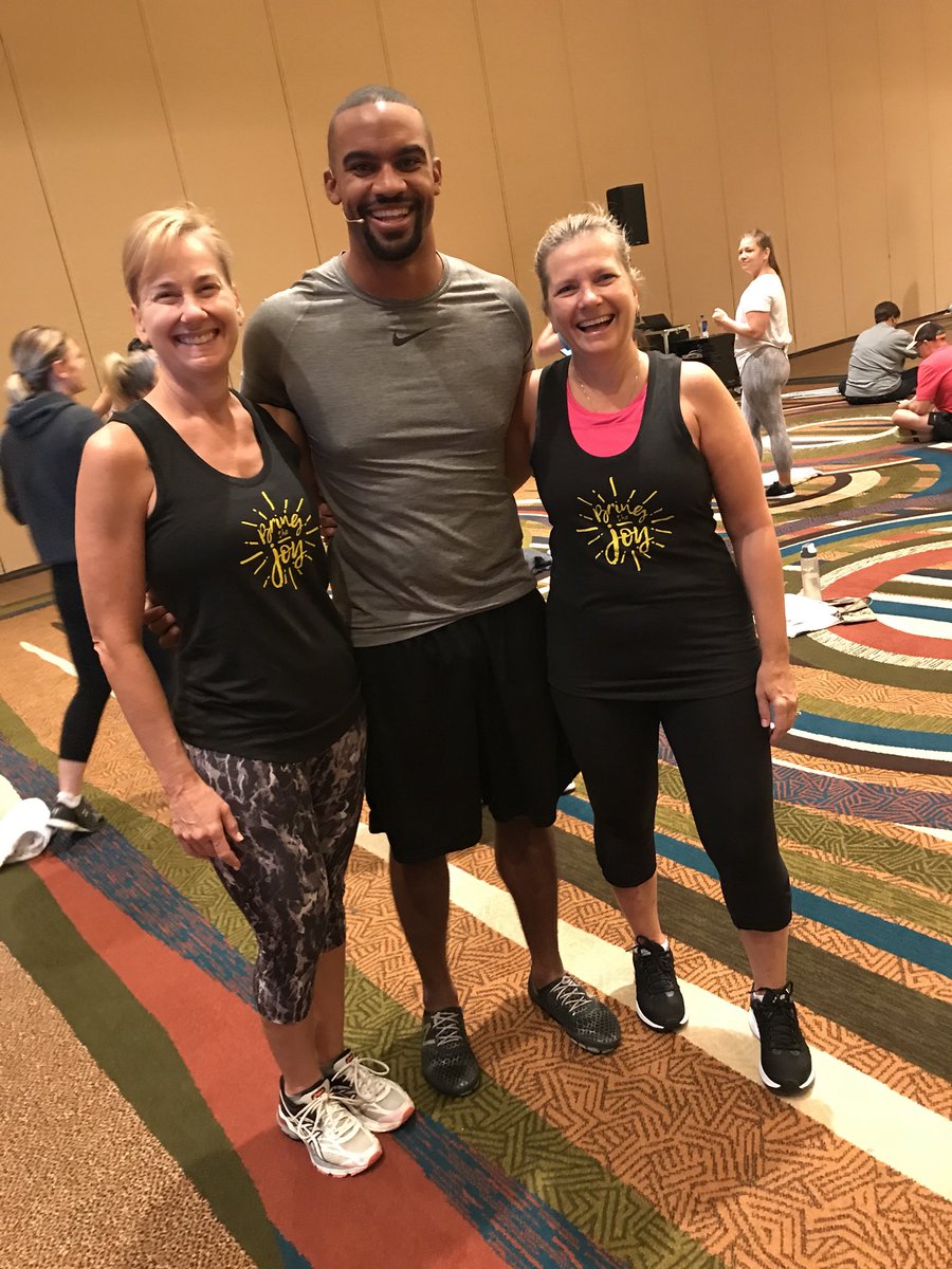 HMPatterson19's tweet photo. Started the day with an awesome workout at #hpa2018 @anthonytrucks #gratitude #margaritagirls sweating it out #bringthejoy @BrendonBurchard we kicked ass https://t.co/iNxIGOUI46