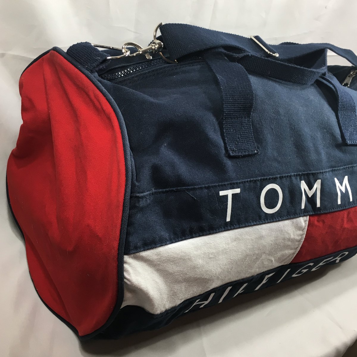 tommy hilfiger canvas duffle bag