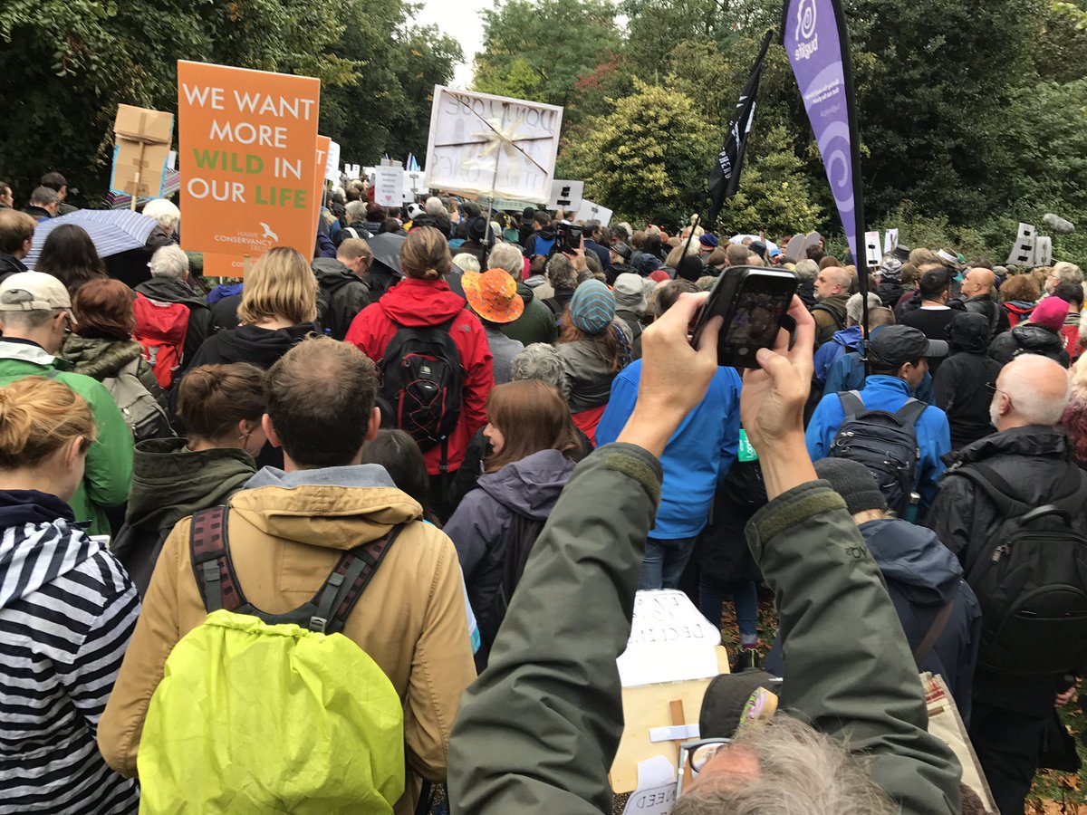 Team4Nature's tweet photo. "Let's go away and make this work!"
@ChrisGPackham 22/09/2018 at the #PeoplesWalkForWildlife

RT if YOU will be doing your bit to make this work for nature and for Homo sapiens a species that needs this to happen NOW more than EVER! https://t.co/CMbjSTvOjo