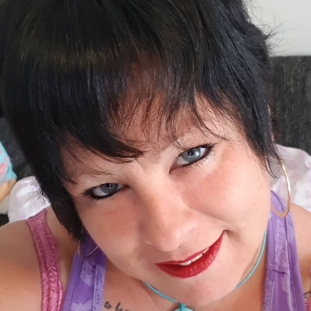 SwieterTanja's tweet photo. Here I am again with some recent photos https://t.co/jHpJIkDM7D