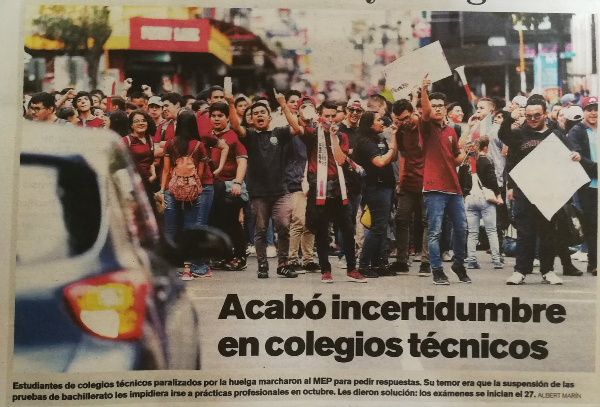 elifeinzaig's tweet photo. ¡UNA PROTESTA QUE DA GUSTO!

Estudiantes de secundaria (técnica) marchan para exigir que -huelga o no- les apliquen las pruebas de bachillerato oportunamente.

El día que un sindicato marche para exigir que los funcionarios públicos sean evaluados, me afilio a @AnepSindicato https://t.co/DL66avlYfO