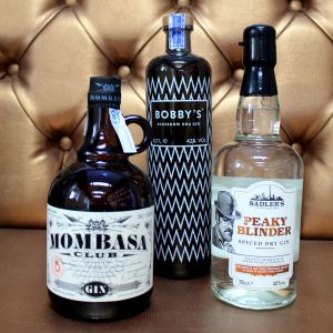 GinLaneUK's tweet photo. The weather might be cold, and rainy, but the atmosphere in Gin Lane is warm and cosy.
#TreatYoSelf to a spiced Gin and get settled in our bar this weekend #WeekendGin https://t.co/PFtAfkn25k
