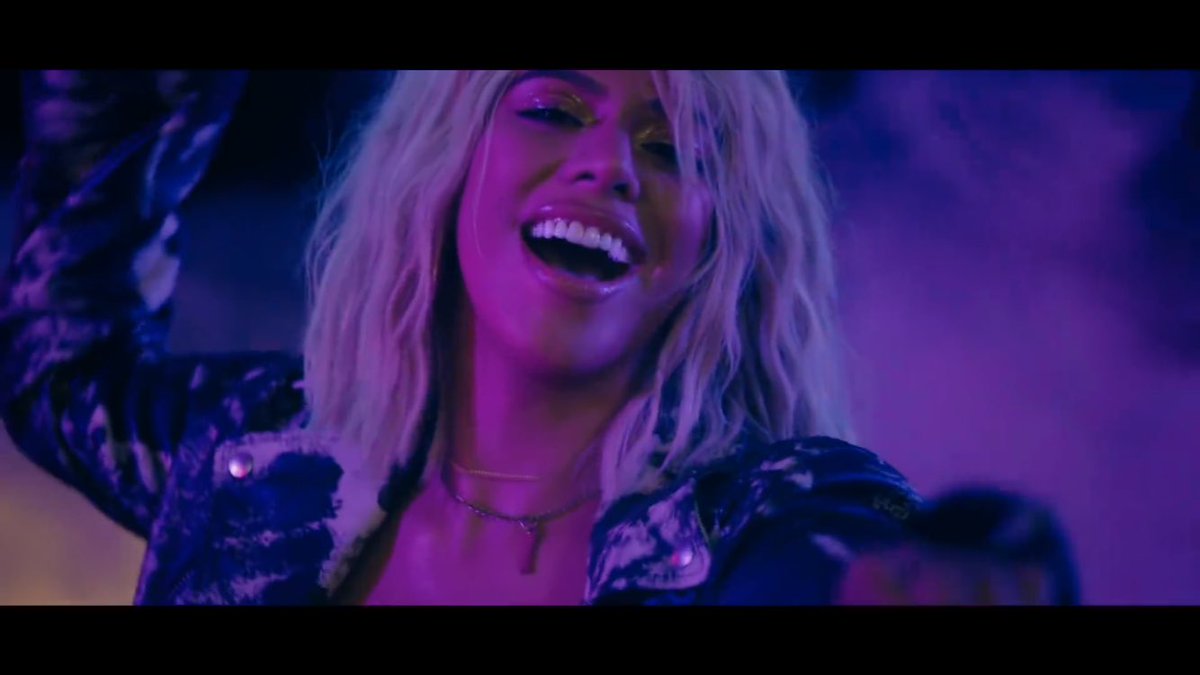 13_army06's tweet photo. I’M SO PROUD OF YOU MY BABY @dinahjane97 LOVE YOU SO MUCH 😭❤️
 #BottedUpOutNow https://t.co/BKGGdlenft