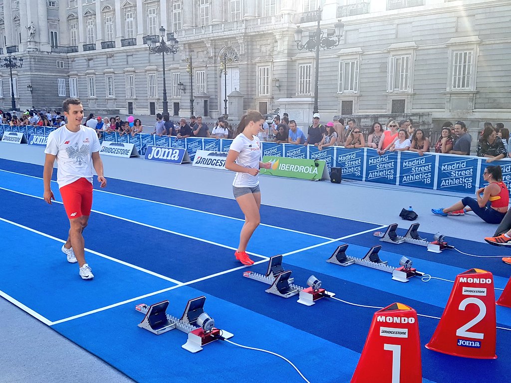 atletismoRFEA's tweet image. Continúa el calentamiento de los atletas del encuentro internacional. En 20 minutos arrancamos.
#MADRIDStreetAthletics2018.
#TestTheLimits.