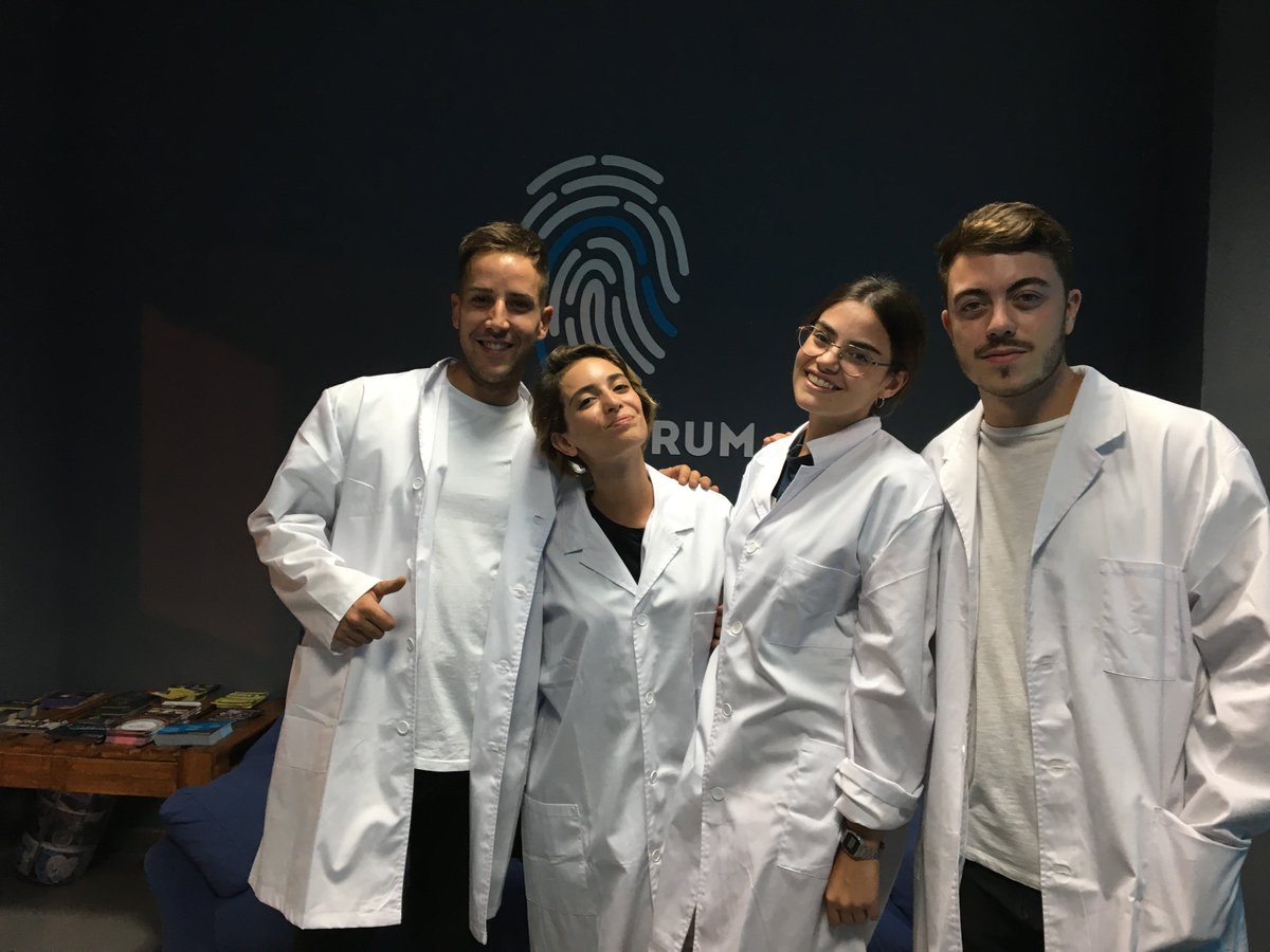 EscapeConundrum's tweet photo. Eran el futuro de la medicina en el nuevo Hospital Psiquiátrico de Valencia, pero sucumbieron en su cometido y quedaron encerrados como pacientes en el centro, una lástima, parecían buena gente. ¿Podrías cumplir tu la misión? https://t.co/b0s1EjpPgt https://t.co/FZYpei6upu